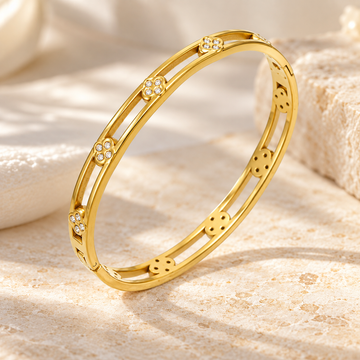 CLOVER BANGLE