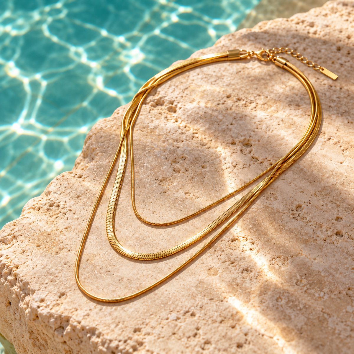 THE AURELIA TRIPLE CHAIN