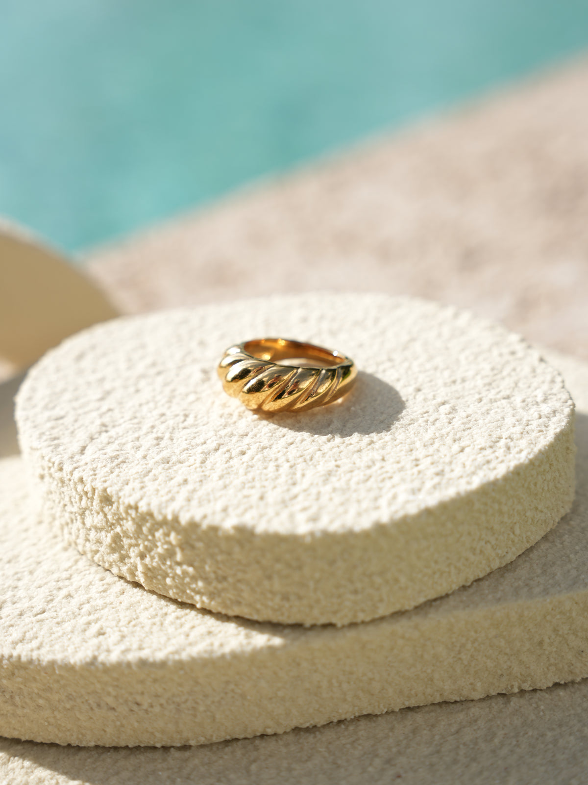 THE CROISSANT RING