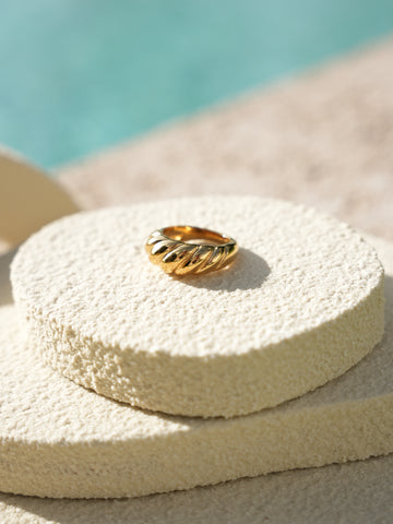 THE CROISSANT RING