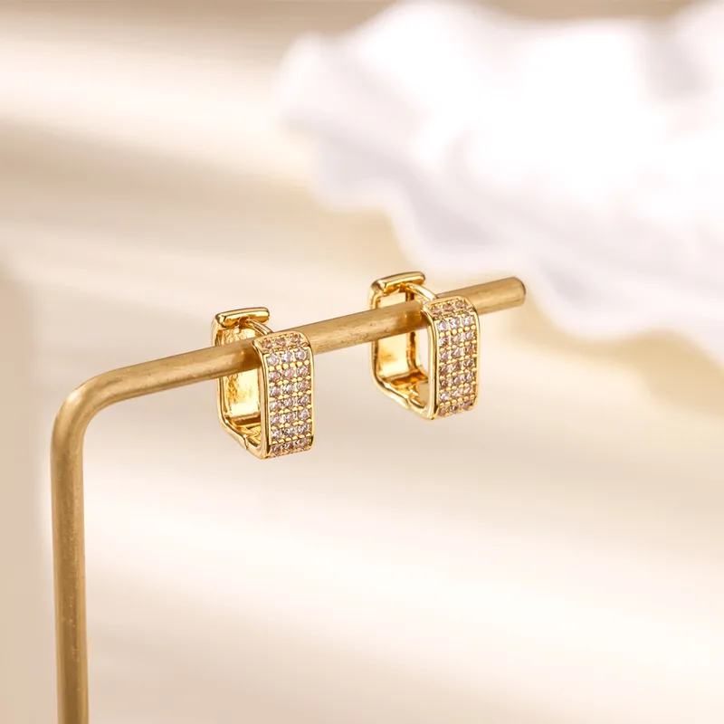 THE ÉCLAT HUGGIES - Azura Jewelry